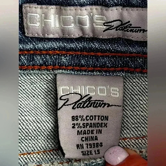 Chicos Platinum Emerald Crop Jeans Women’s Size 1.5 (10) - Picture 8 of 8